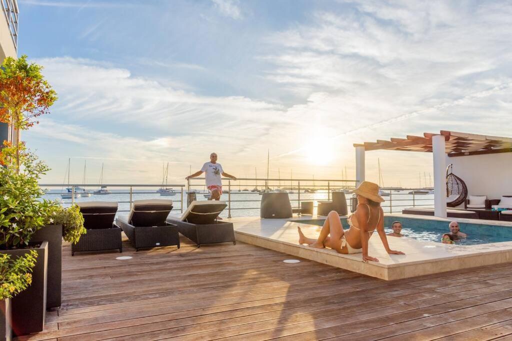 Tradewinds Apartments Симпсън Бей Екстериор снимка